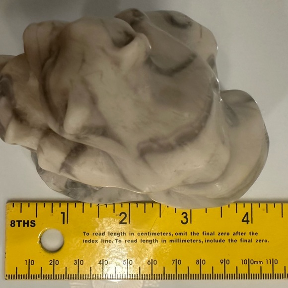 Two White Polar Bear Cubs Carved Pearlite Marblecraft Made in Canada - Picture 10 of 11